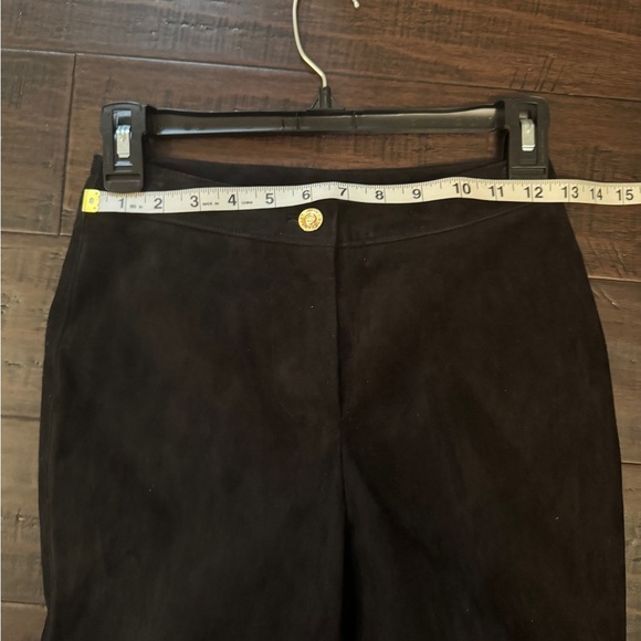 St John black Leather suede pants. Classic elegant quiet luxury classy feminine - Picture 11 of 15
